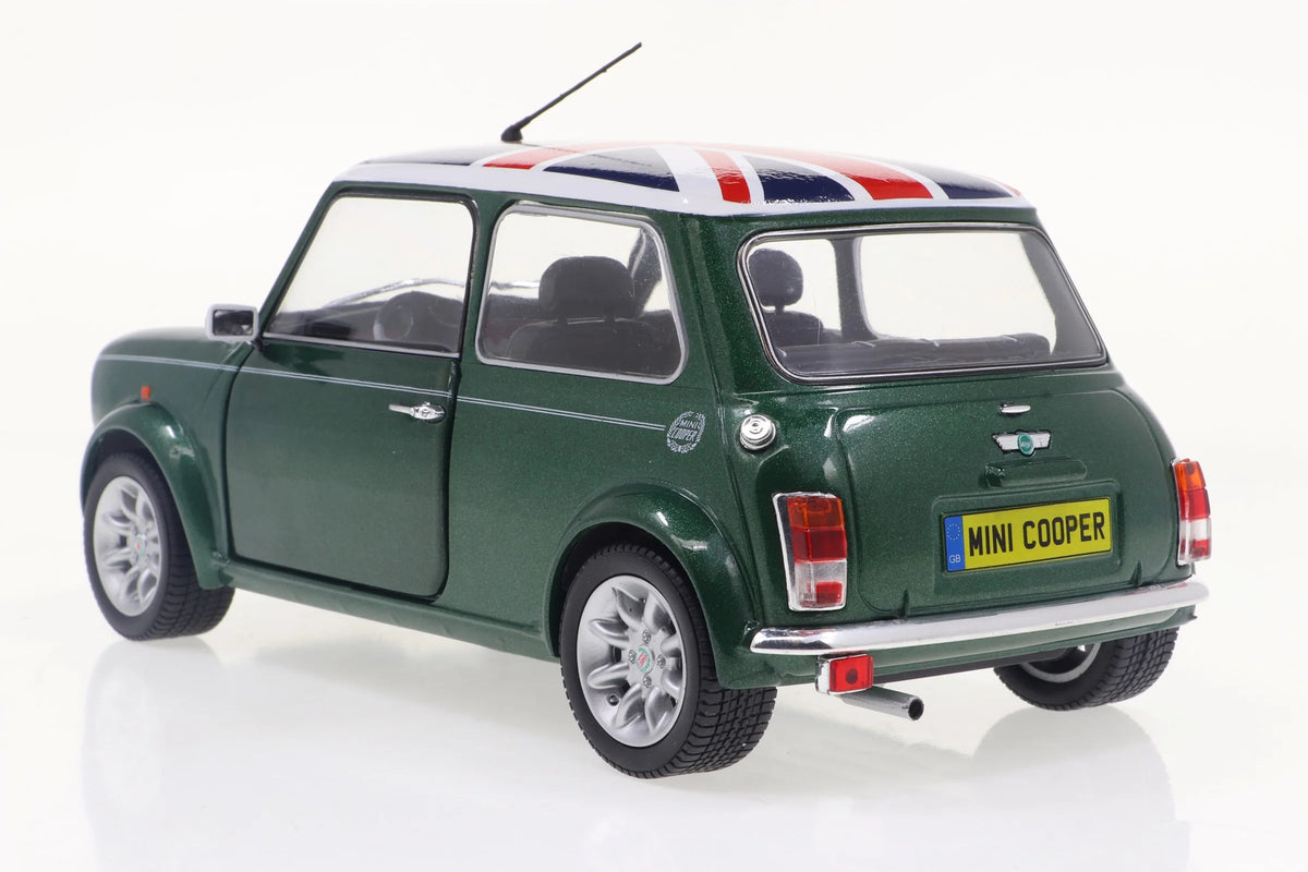 Solido 1997 Mini Cooper Sport British Racing Green & Flag 1:18