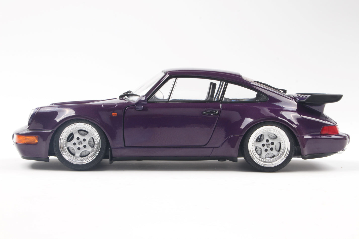 Solido 1990 Porsche 911 (964) Turbo 3.6 Violet Purple Metallic 1:18