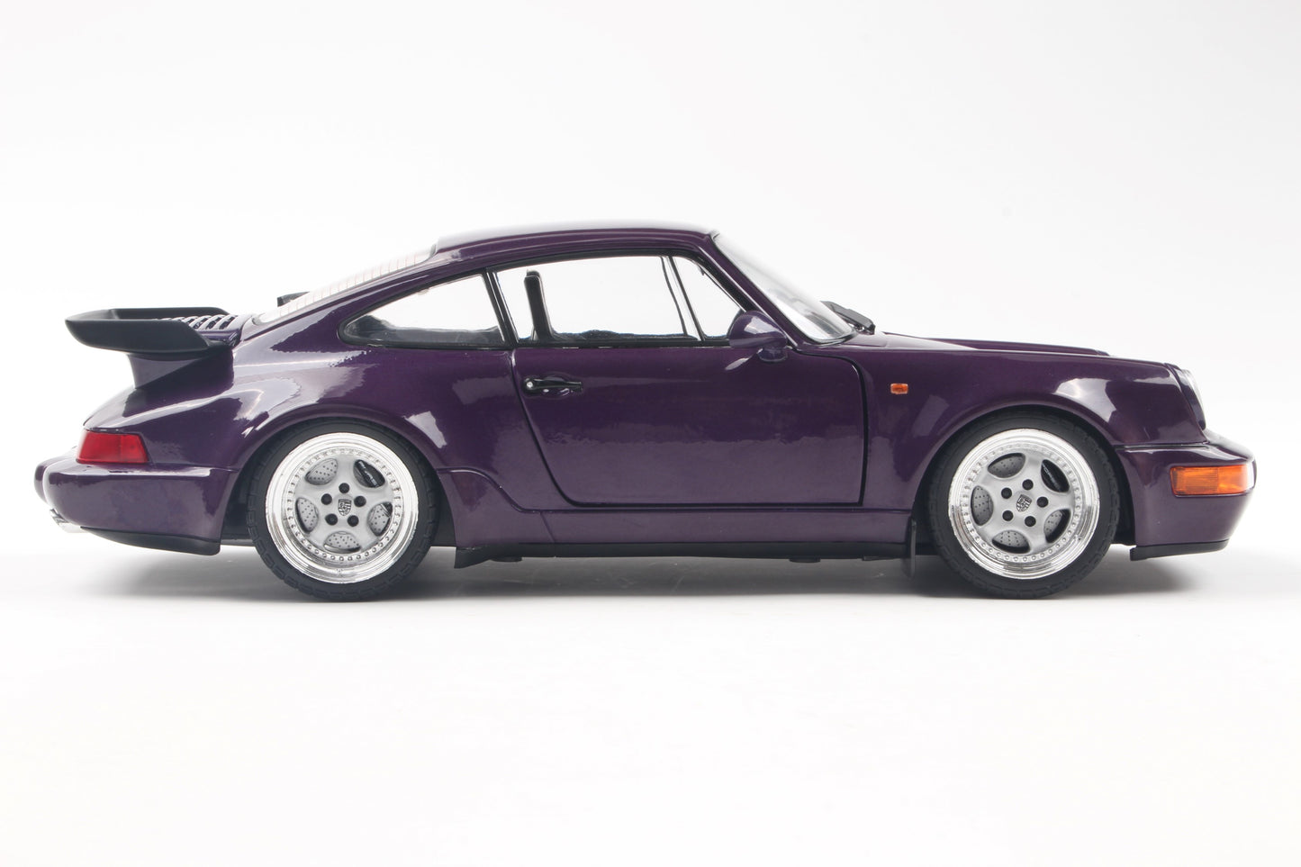 Solido 1990 Porsche 911 (964) Turbo 3.6 Violet Purple Metallic 1:18