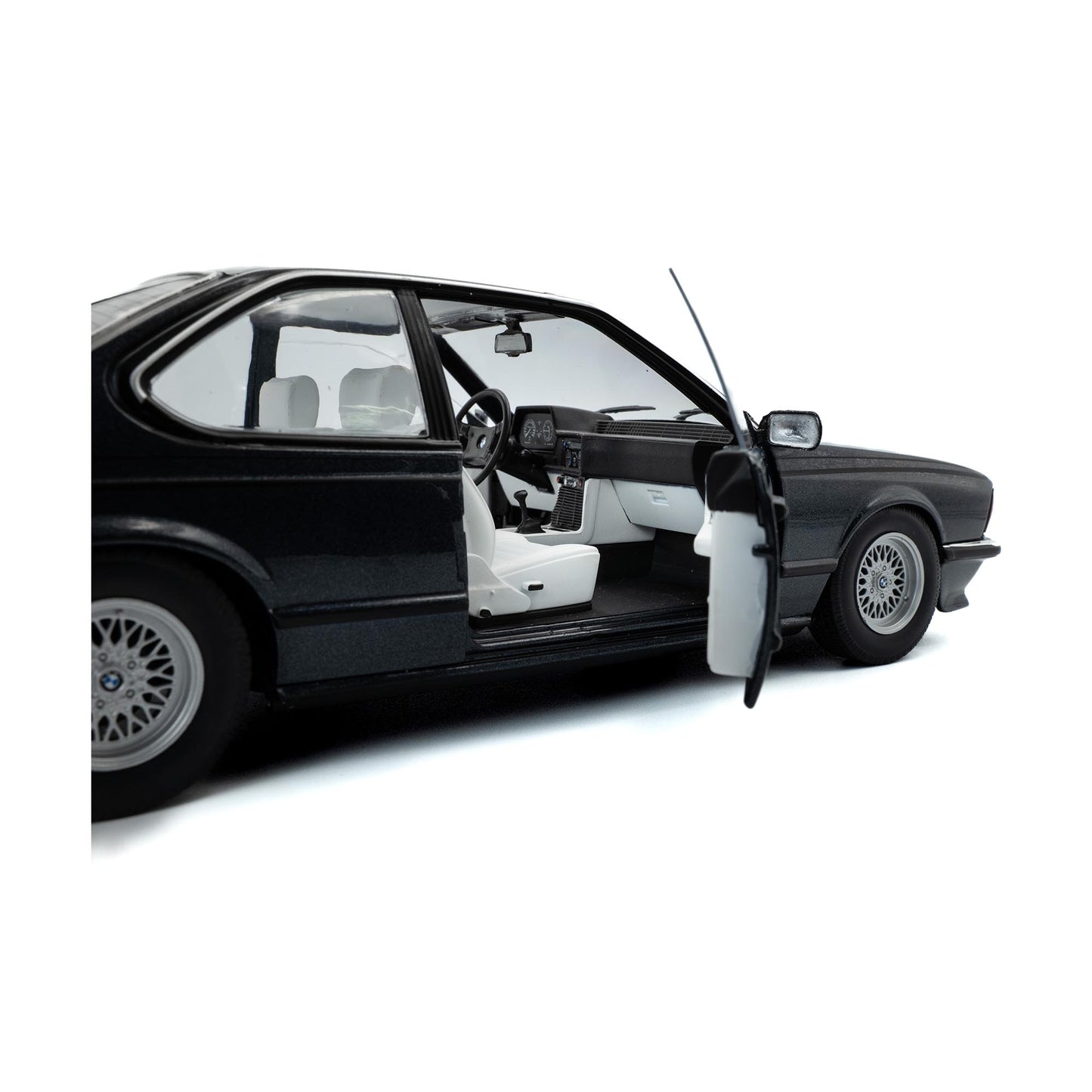 Solido 1984 BMW 635 CSI (E24) Macau Blue 1:18