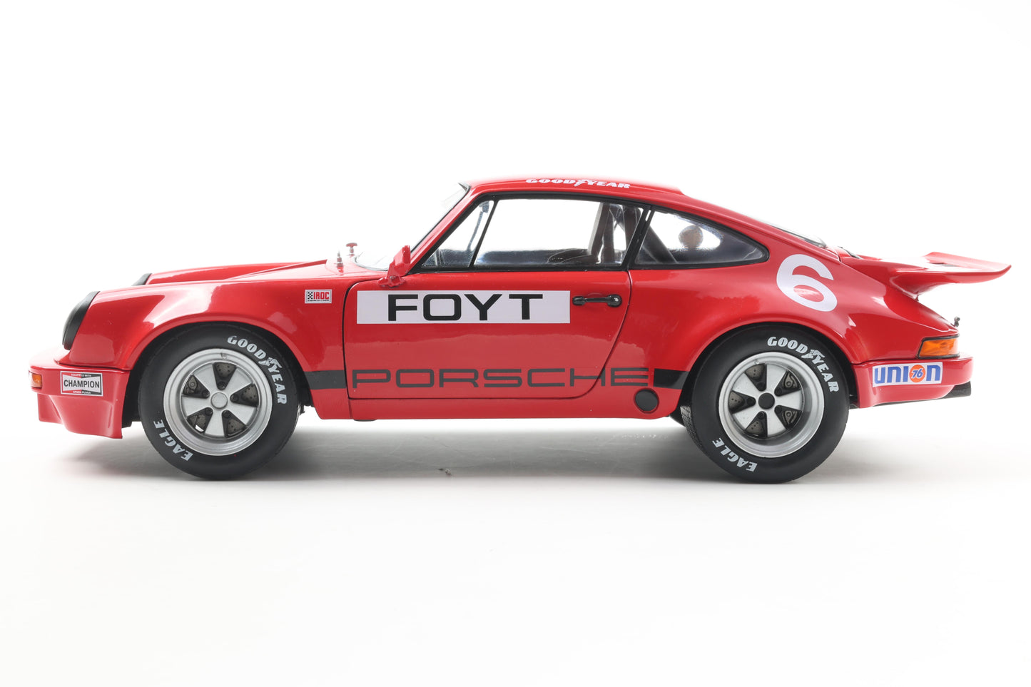 Solido 1974 Porsche 911 RS 3.0L #6 IROC Daytona Red Foyt 1:18