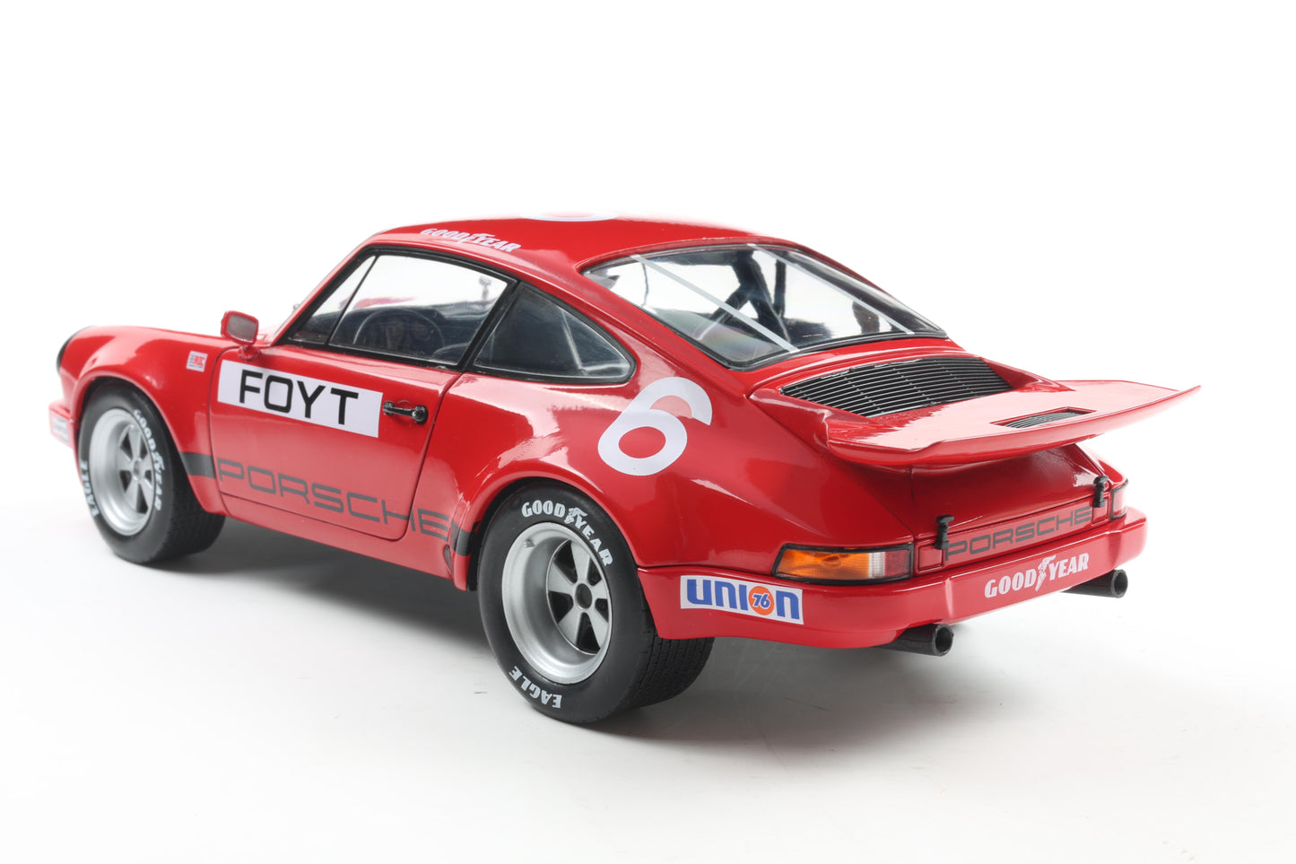 Solido 1974 Porsche 911 RS 3.0L #6 IROC Daytona Red Foyt 1:18