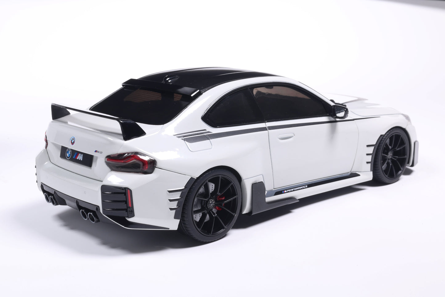 Solido 2025 BMW M2 M-Performance G87 Alpinweiss (Alpine White) 1:18