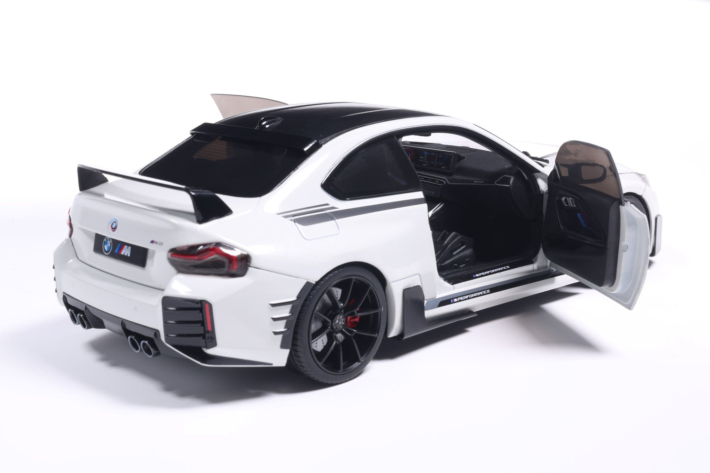 Solido 2025 BMW M2 M-Performance G87 Alpinweiss (Alpine White) 1:18