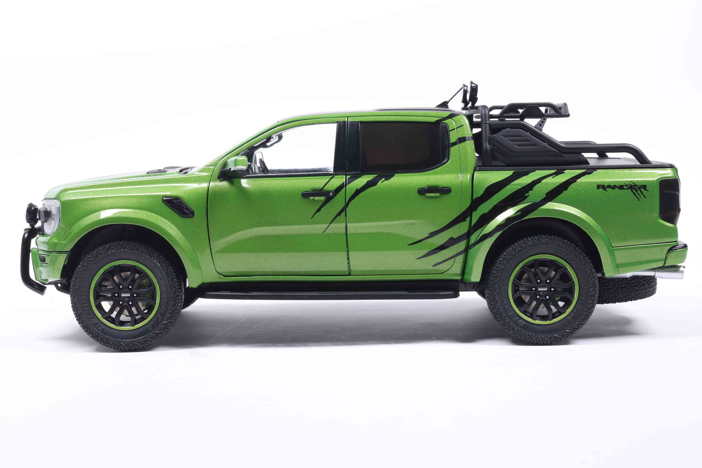 Solido 2024 Ford Ranger Raptor Crew Cab Pickup Truck Green Metallic 1:18