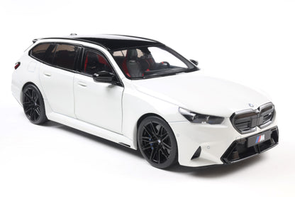 Solido 2024 BMW M5 (G99) M5 Touring M Wagon Alpine White 1:18
