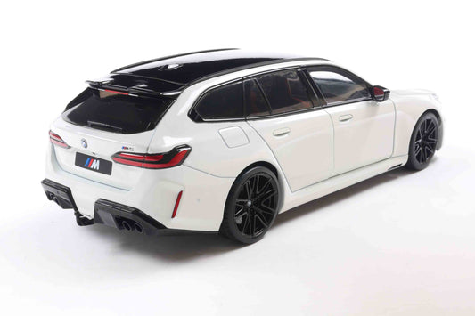 Solido 2024 BMW M5 (G99) M5 Touring M Wagon Alpine White 1:18