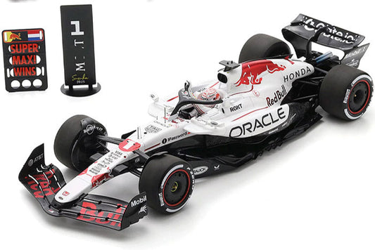 Spark-Model Ferrari F1 RB21 Team Oracle Red Bull Racing #1 Winner Japan GP 2025 (Verstappen) 1:18 WITH DISPLAY