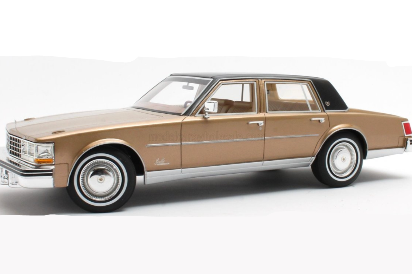 Cult-Scale 1976 Cadillac Seville Sedan Gold Metallic 1:18