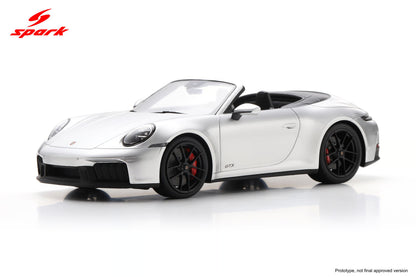 Spark-Model 2025 Porsche 911 (992.2) Carrera 4 GTS Cabriolet Ice Grey Metallic 1:18 WITH DISPLAY