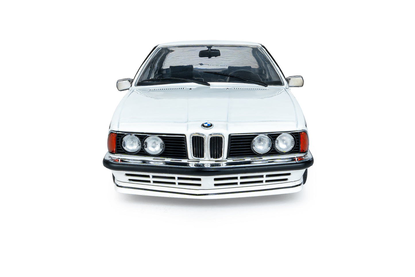 Solido 1984 BMW 635 CSI (E24) White 1:18