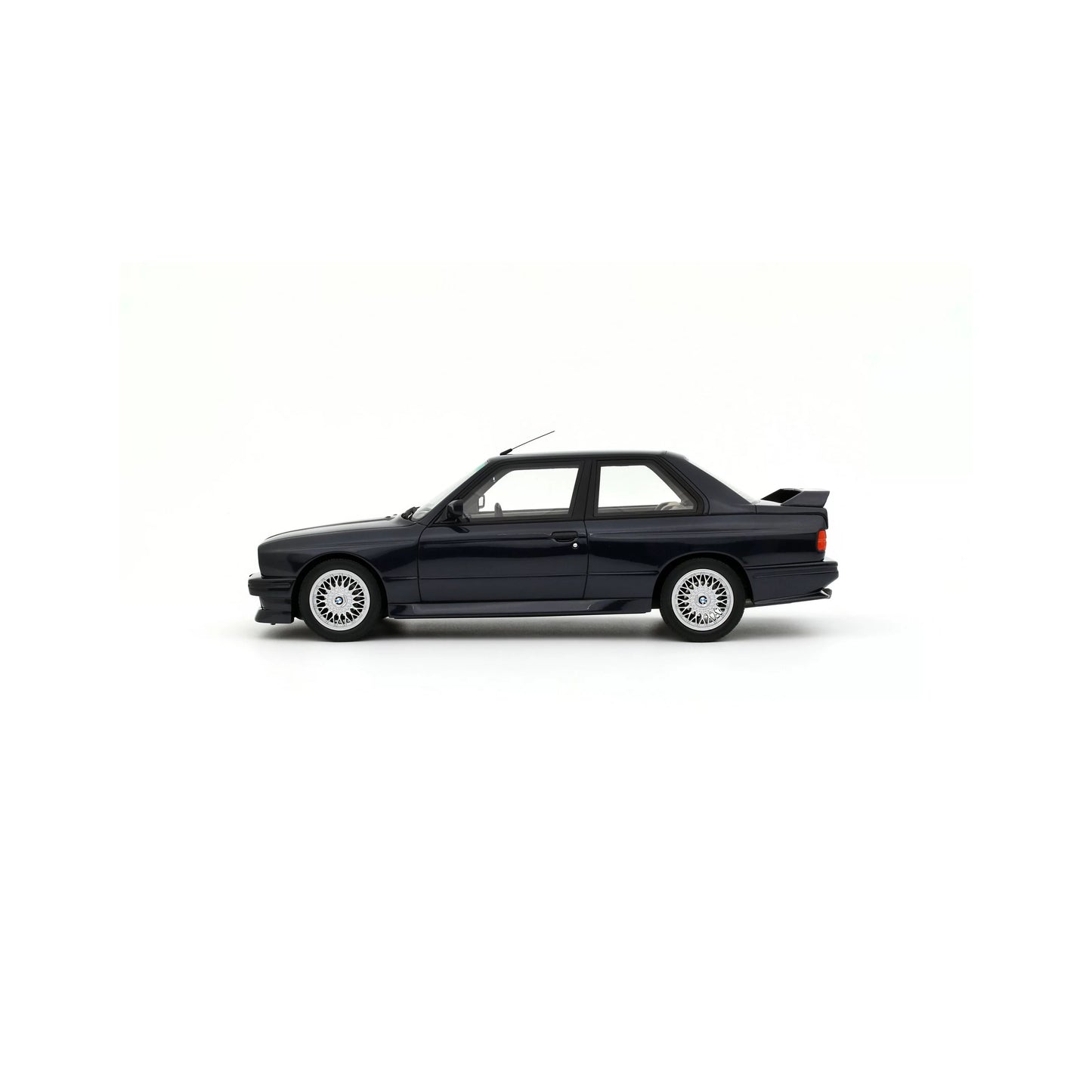 Otto 1988 BMW M3 E30 Europameister Macau Blue Metallic 1:18