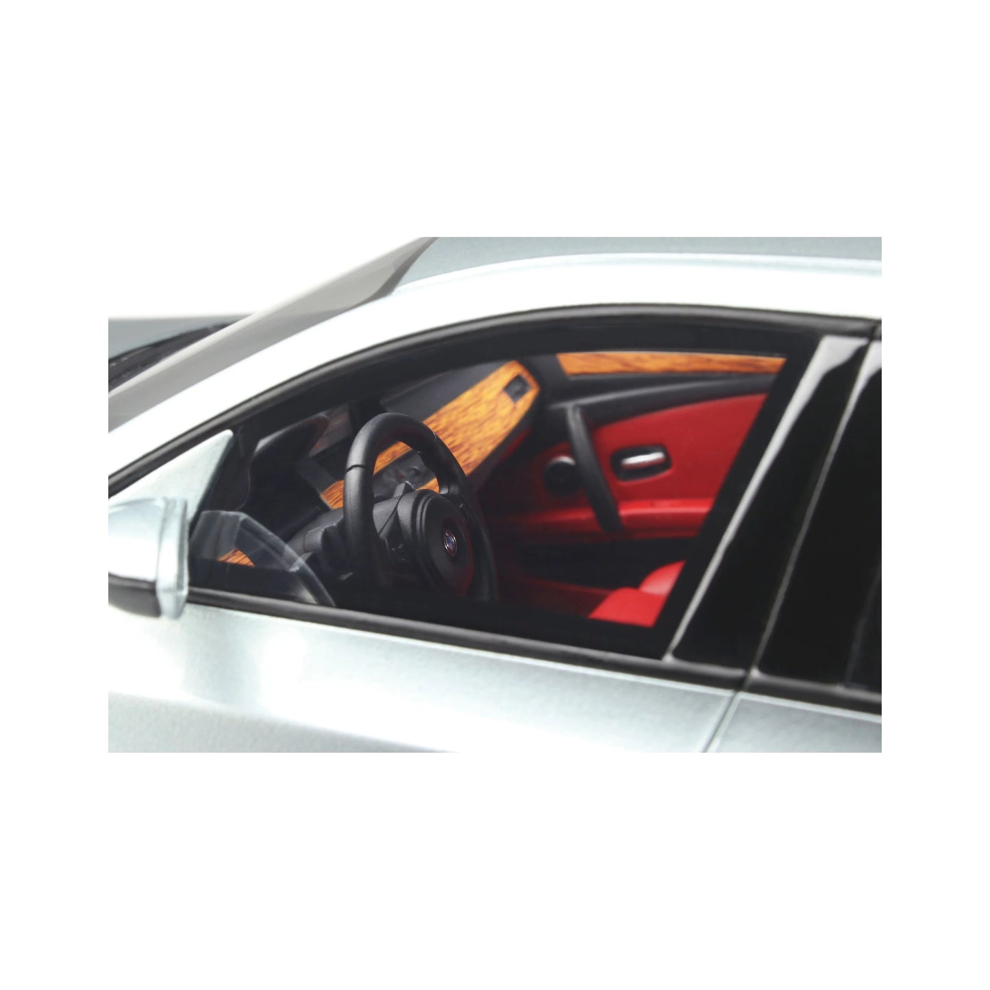 Otto 2008 BMW M5 E60 Sedan Phase 2 Silverstone II A29 1:18