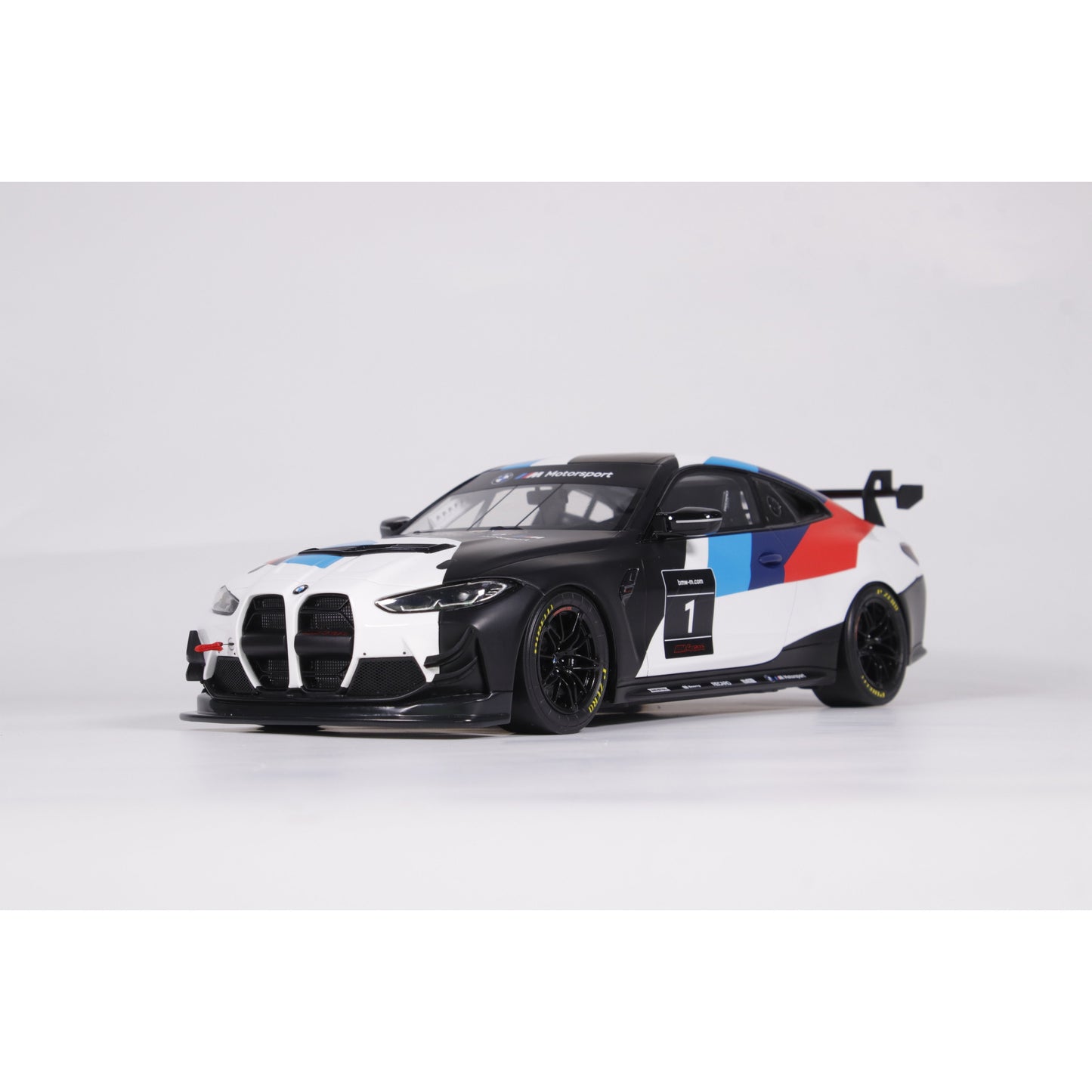 Otto 2022 BMW M4 GT4 No 1 Presentation Season 2022 1:18