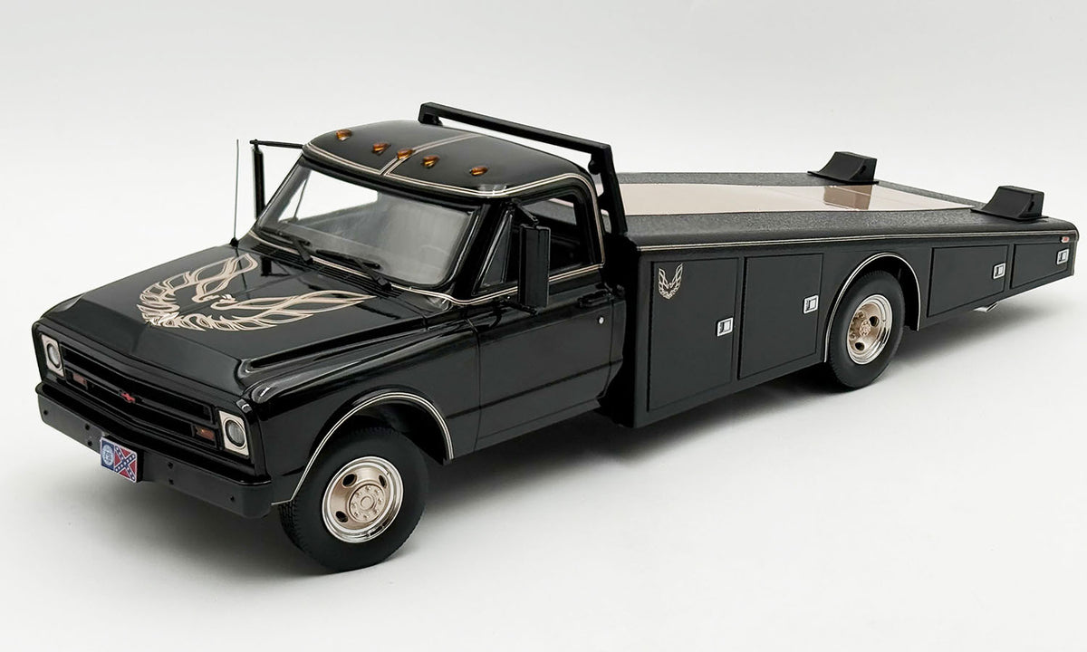 Acme 1967 Chevrolet C-30 Ramp Truck Bandit 1 Starlight Black 1:18