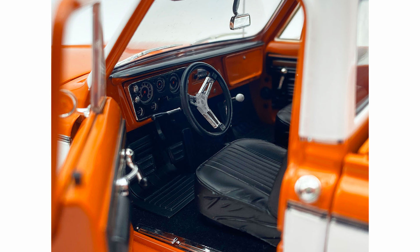 Acme 1970 Chevrolet C-10 Pro Touring Slammed, Orange and White 1:18