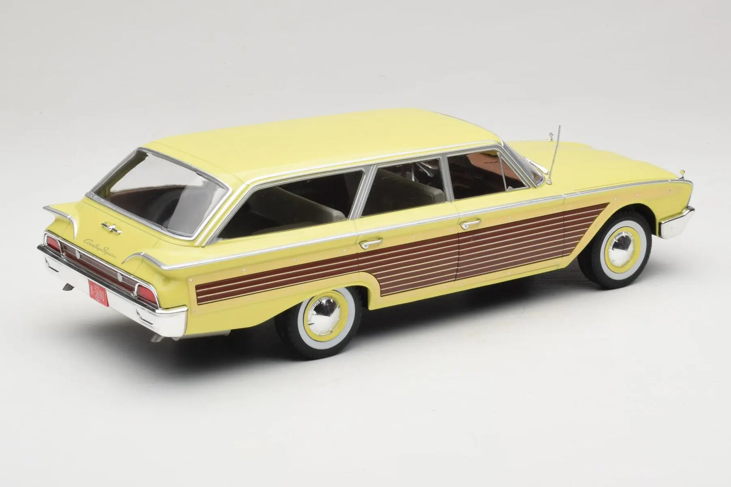 MCG 1960 Ford LTD Country Squire Yellow & Woodgrain 1:18