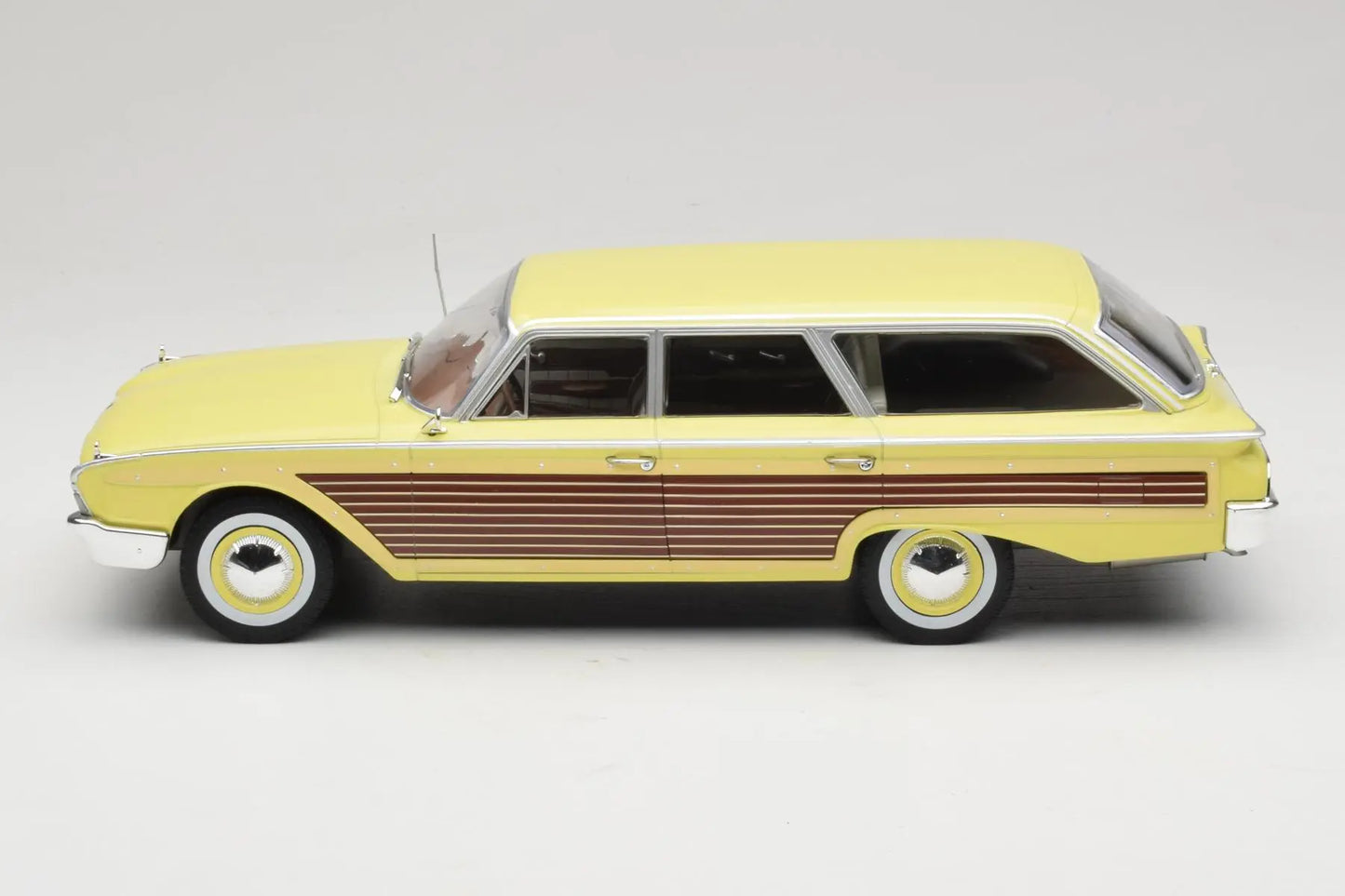 MCG 1960 Ford LTD Country Squire Yellow & Woodgrain 1:18