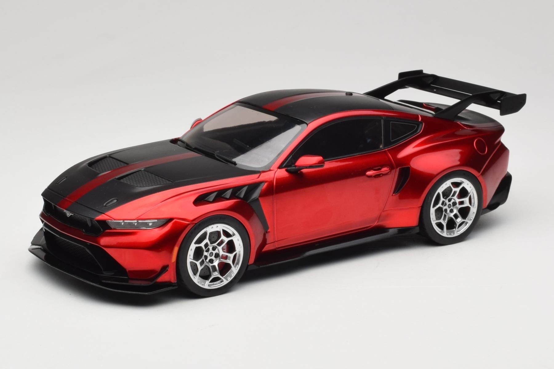 MCG 2025 Ford USA Mustang GTD 5.2L V8 Coupe Dark Red 1:18 – STM