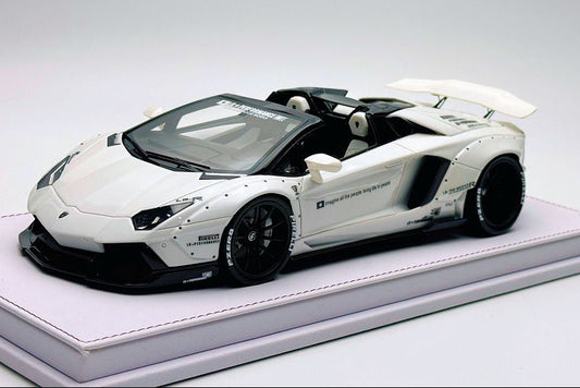 GL Model Lamborghini Aventador Roadster SVJ White w/ Black Wheels 1:18 WITH DISPLAY