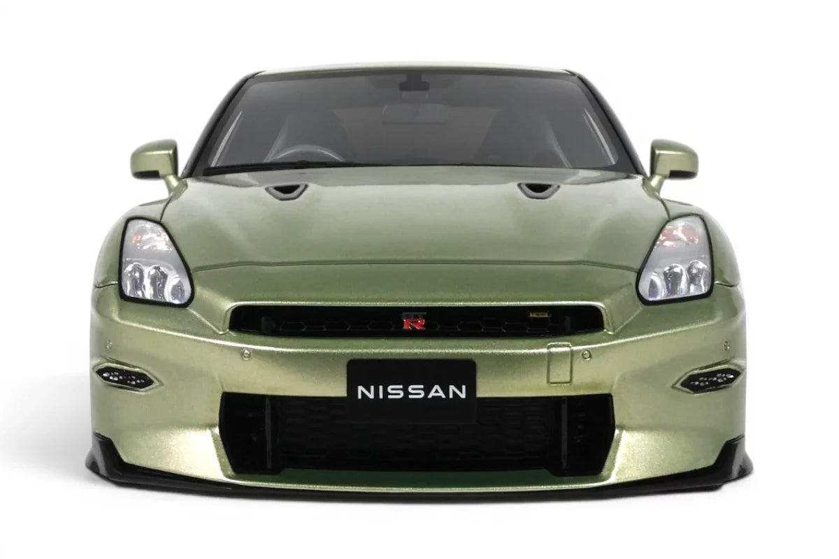GT Spirit 2024 Nissan GT-R (R35) Skyline T-Spec Premium Edition Millenium Jade Green 1:18
