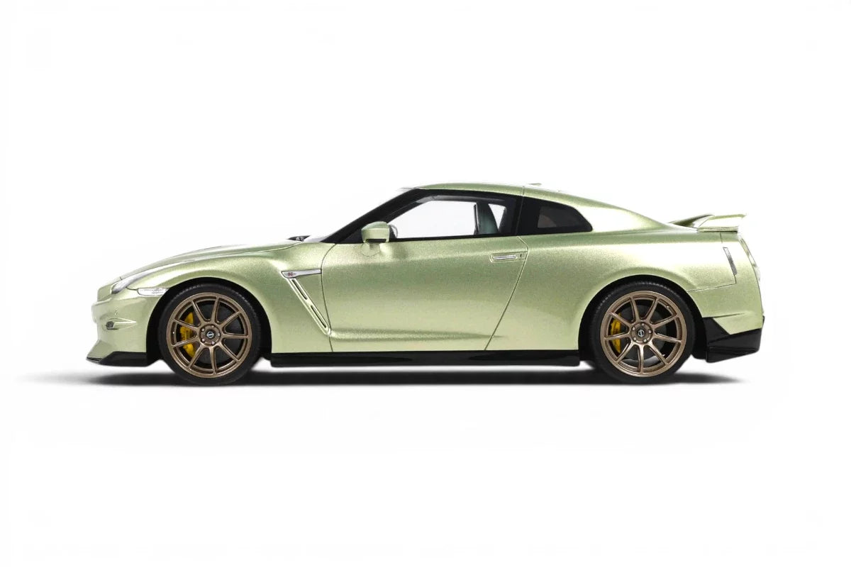 GT Spirit 2024 Nissan GT-R (R35) Skyline T-Spec Premium Edition Millenium Jade Green 1:18