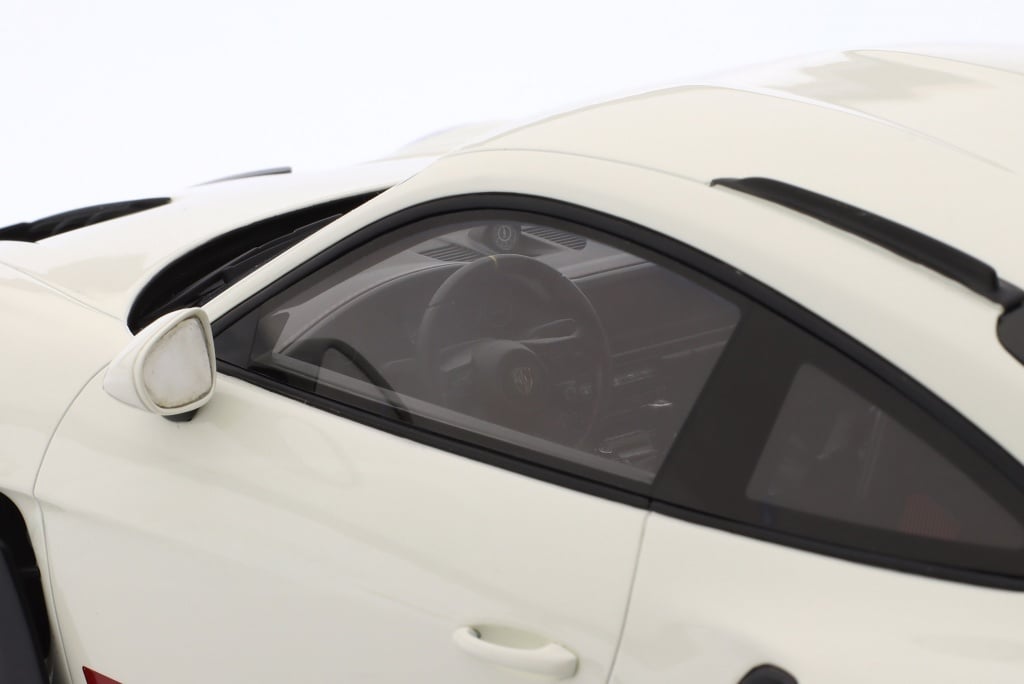 GT Spirit 2022 Porsche 911 992 GT3 RS White w/ Pyro Red Wheels & Deco 1:12