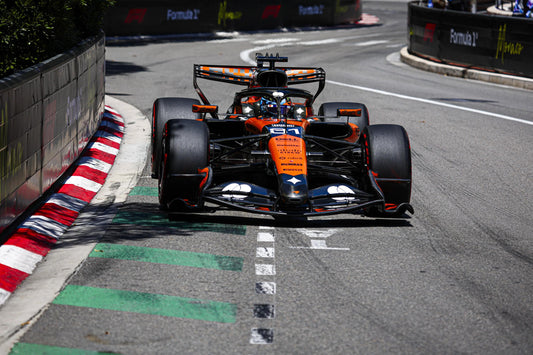 Minichamps Mclaren Mastercard F1 Team MCL40 #81 British Silverstone GP (Piastri) 2026 1:18
