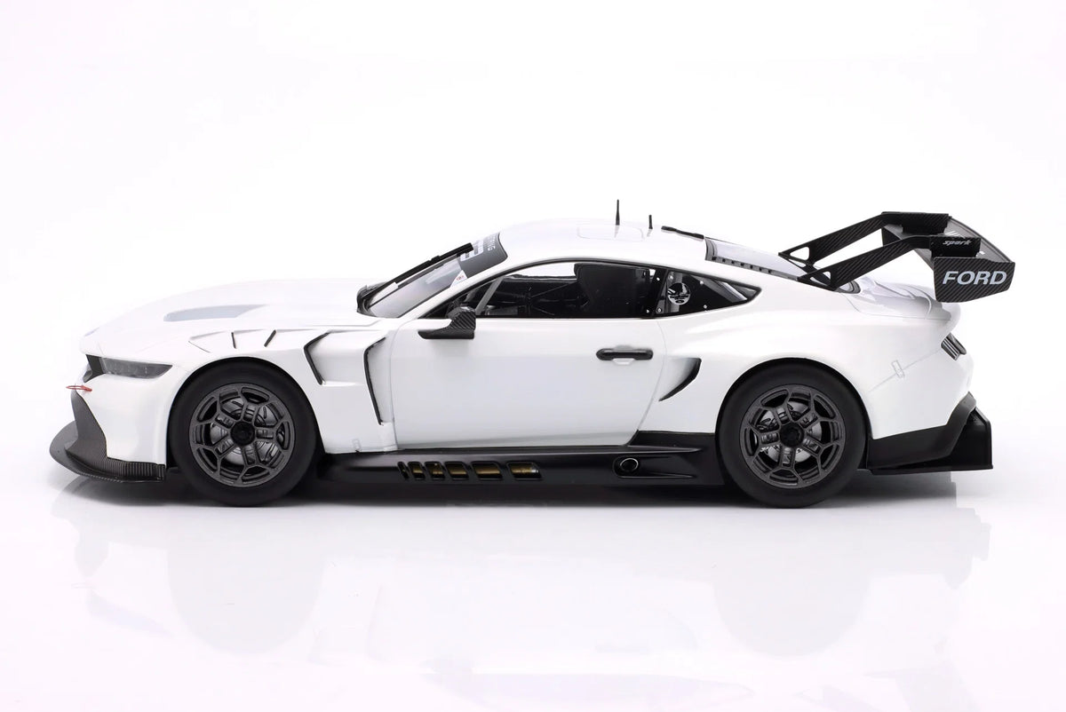 Ixo Ford Mustang GT3 Coyote Racing Spec Plain Body Version White 1:18