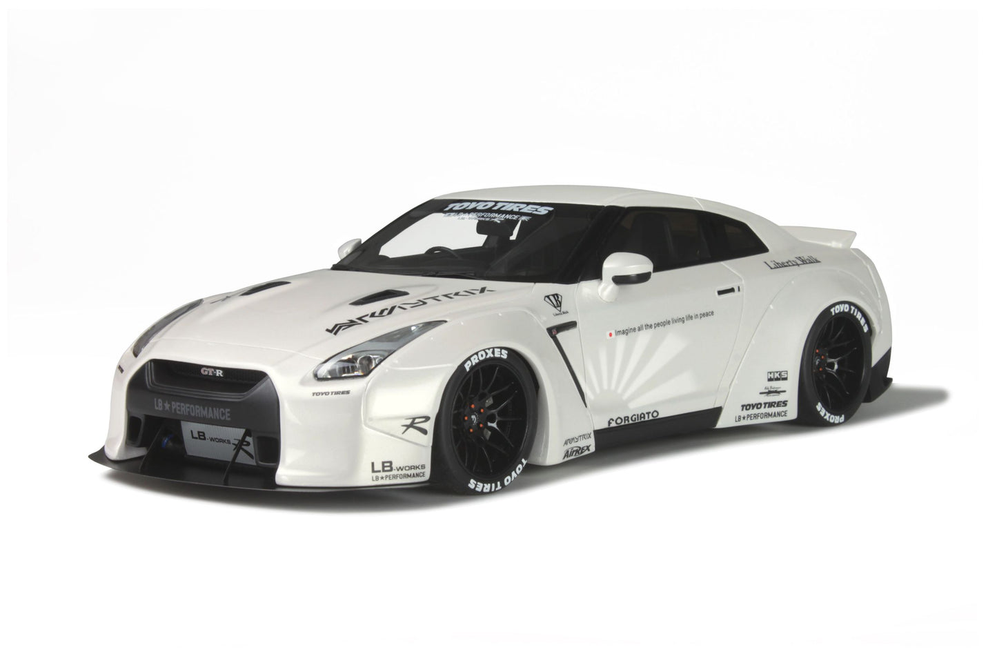 GT Spirit 2016 Nissan Skyline GT-R (R35) LB Performance White 1:18