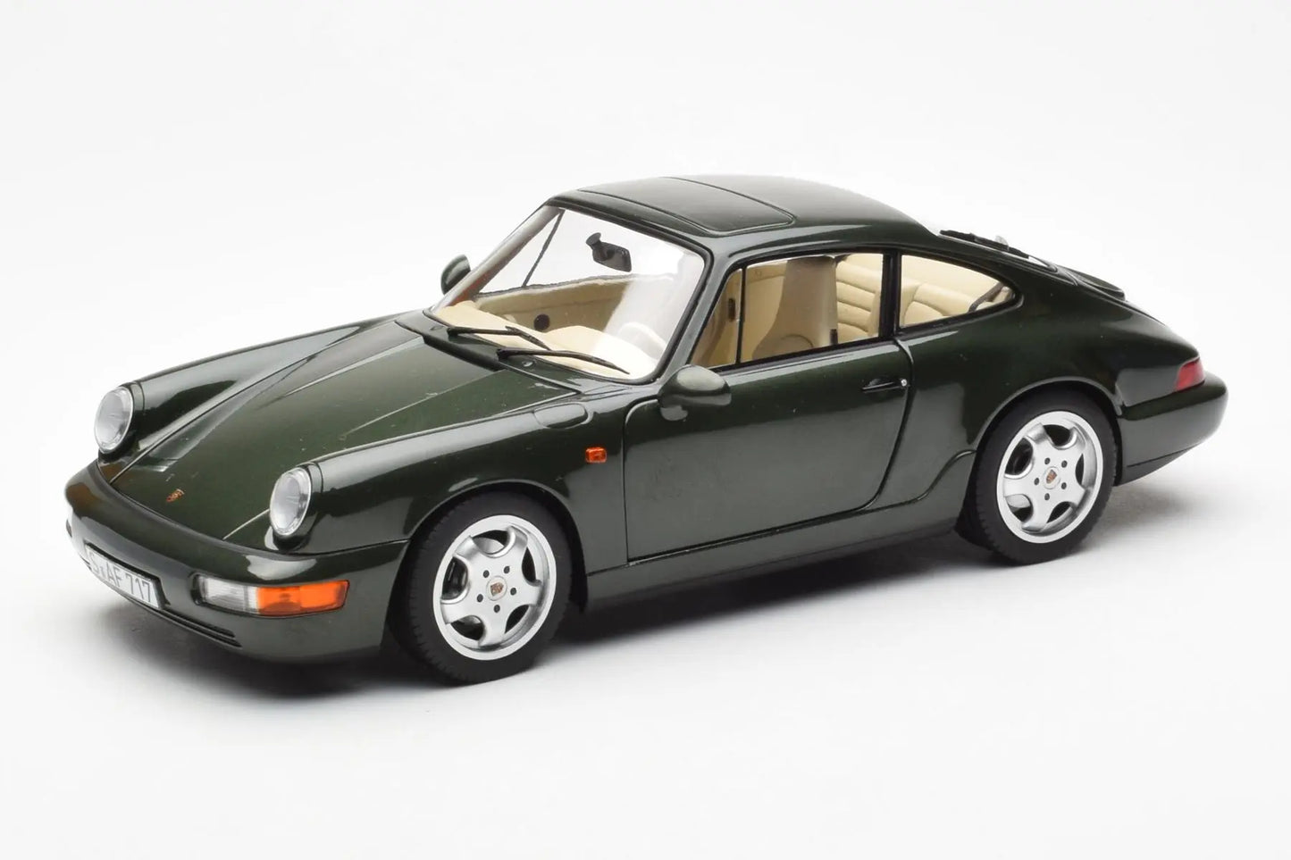 Norev 1992 Porsche 911 964 Carrera 4 Oak Green Metallic 1:18