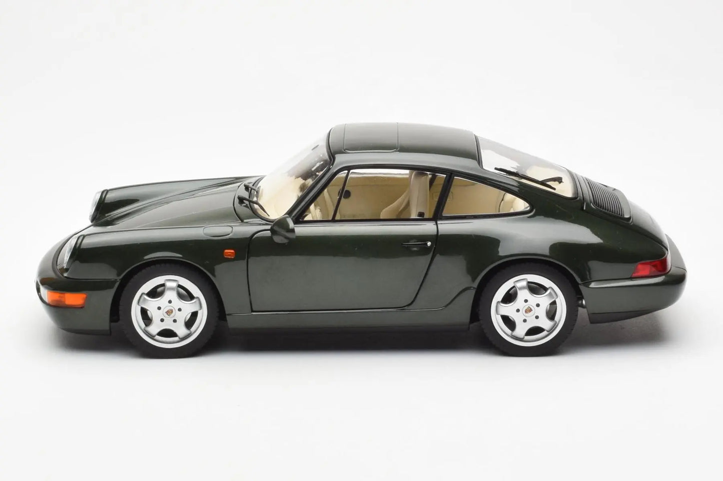 Norev 1992 Porsche 911 964 Carrera 4 Oak Green Metallic 1:18