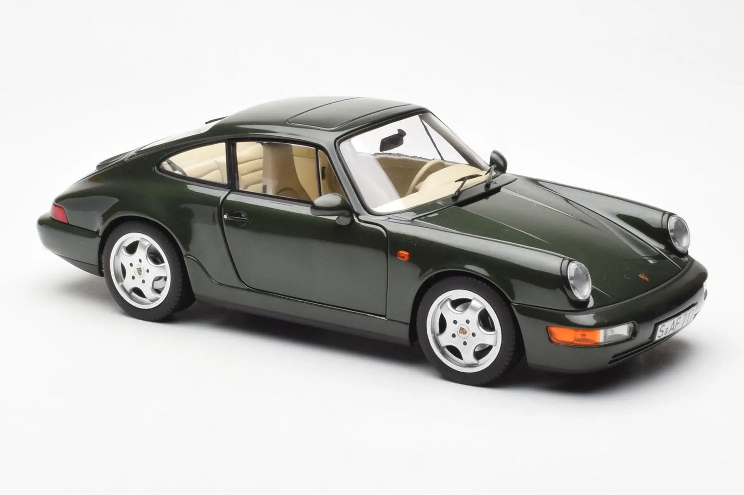 Norev 1992 Porsche 911 964 Carrera 4 Oak Green Metallic 1:18