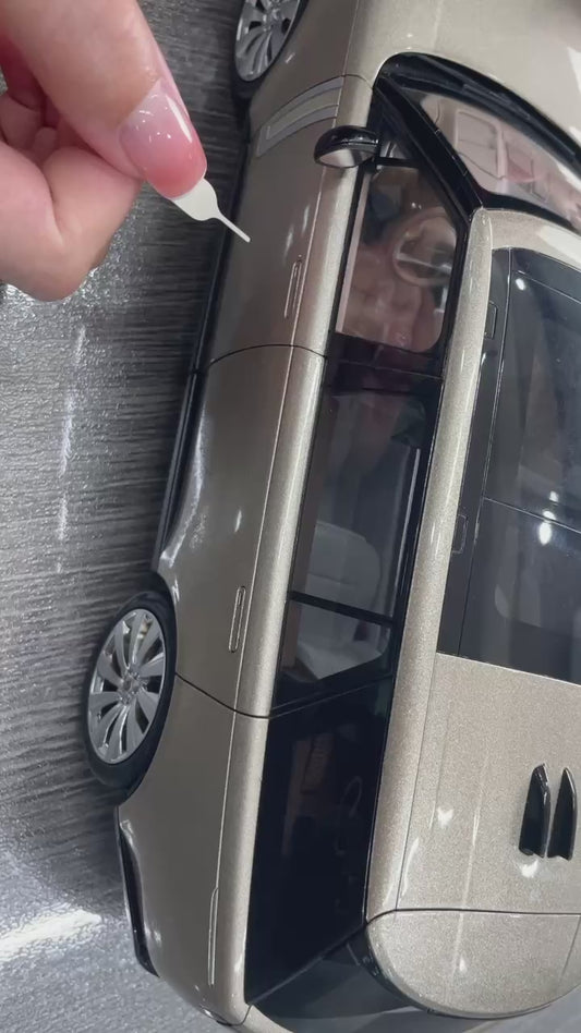 LCD 2022 Land Rover Range Rover SV Black 1:18