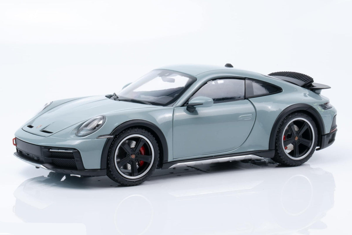 Minichamps 2022 Porsche 911 992 Dakar Green Metallic 1:18