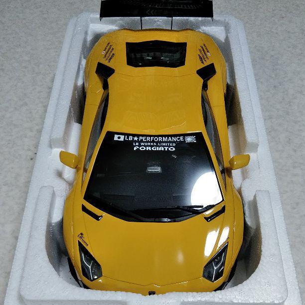 Kyosho Lamborghini Aventador LB Works Yellow 1:18