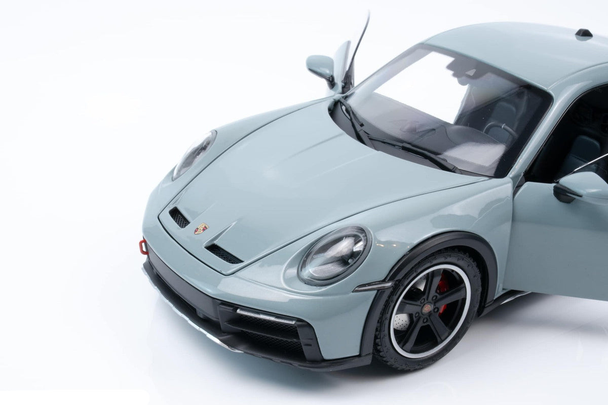 Minichamps 2022 Porsche 911 992 Dakar Green Metallic 1:18