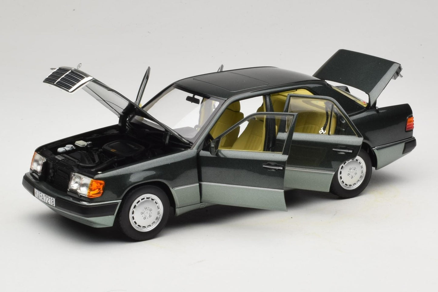 Norev 1990 Mercedes-Benz E Class 230E AMG (W124) Night Green Metallic 1:18