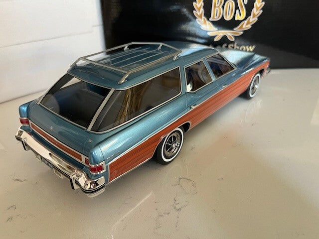 BoS-Models 1974 Buick Estate Wagon Station Wagon Blue w/ Wood Grain 1: