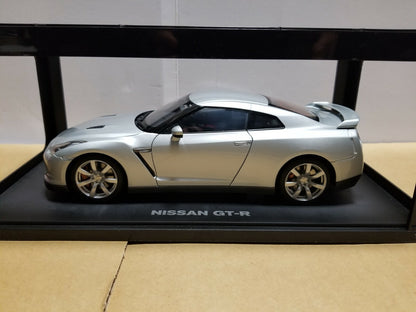 AUTOart Millennium Nissan Skyline GT-R (R35) Ultimate Metal Silver 1:18