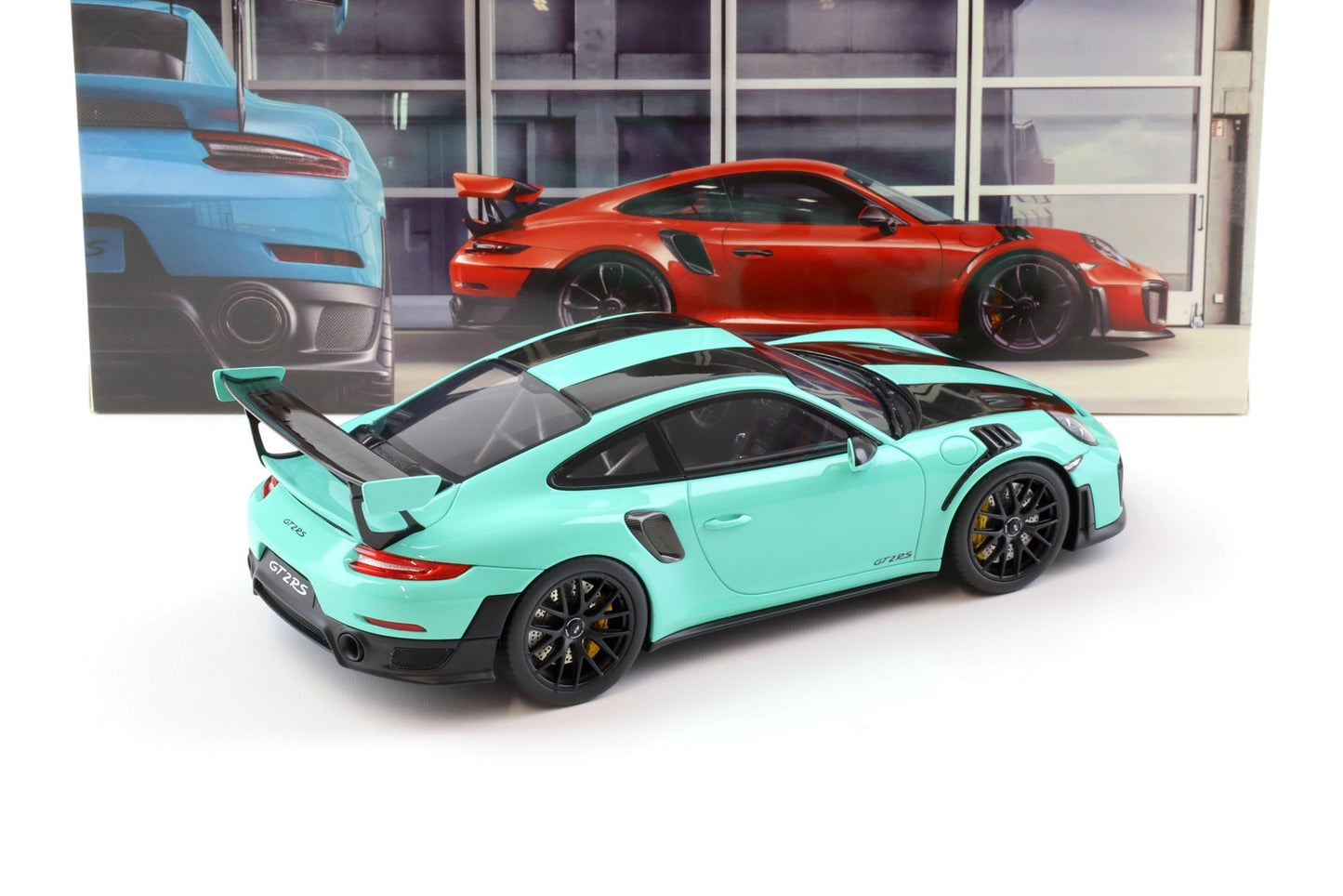 GT Spirit Porsche 911 991.2 GT2 RS w/ Weissach Pkg Mint Green 1:18 Porsche Museum