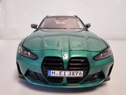 Minichamps BMW M3 Touring (G81) M Wagon Isle of Man Green Metallic 1:18 DEALER EDITION