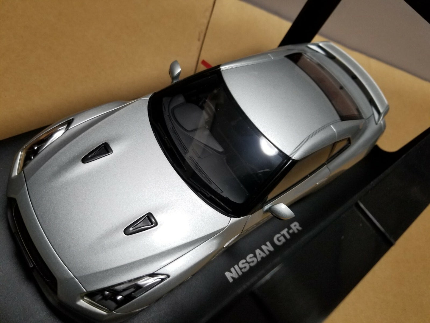 AUTOart Millennium Nissan Skyline GT-R (R35) Ultimate Metal Silver 1:18