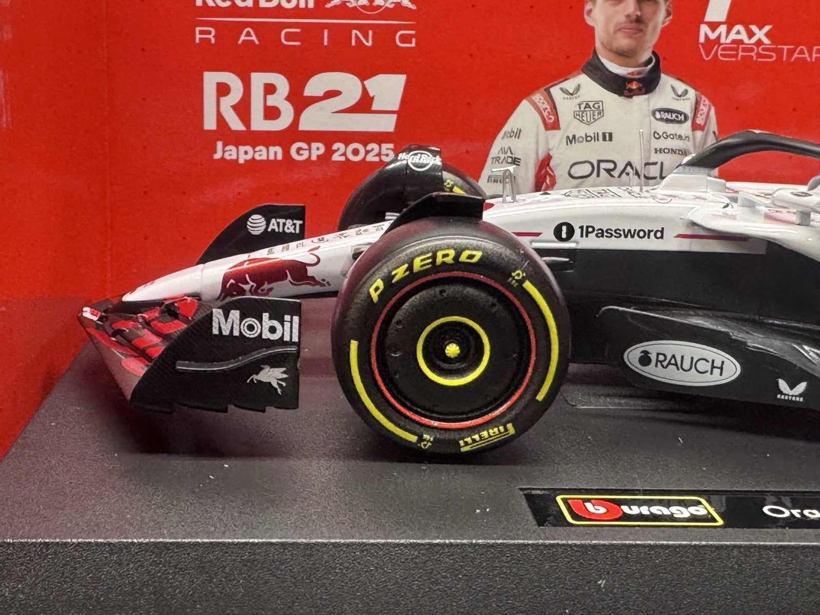 Bburago F1 RB21 Team Oracle Red Bull Racing #1 WINNER Japan GP