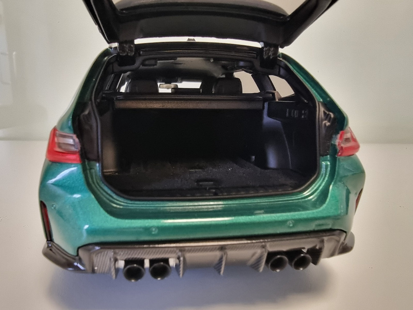 Minichamps BMW M3 Touring (G81) M Wagon Isle of Man Green Metallic 1:18 DEALER EDITION