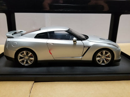AUTOart Millennium Nissan Skyline GT-R (R35) Ultimate Metal Silver 1:18
