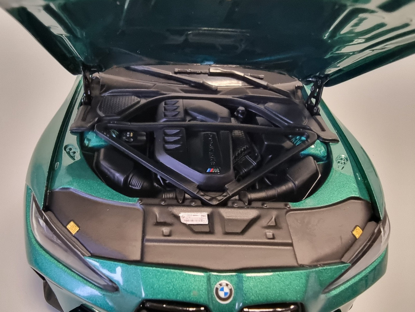 Minichamps BMW M3 Touring (G81) M Wagon Isle of Man Green Metallic 1:18 DEALER EDITION