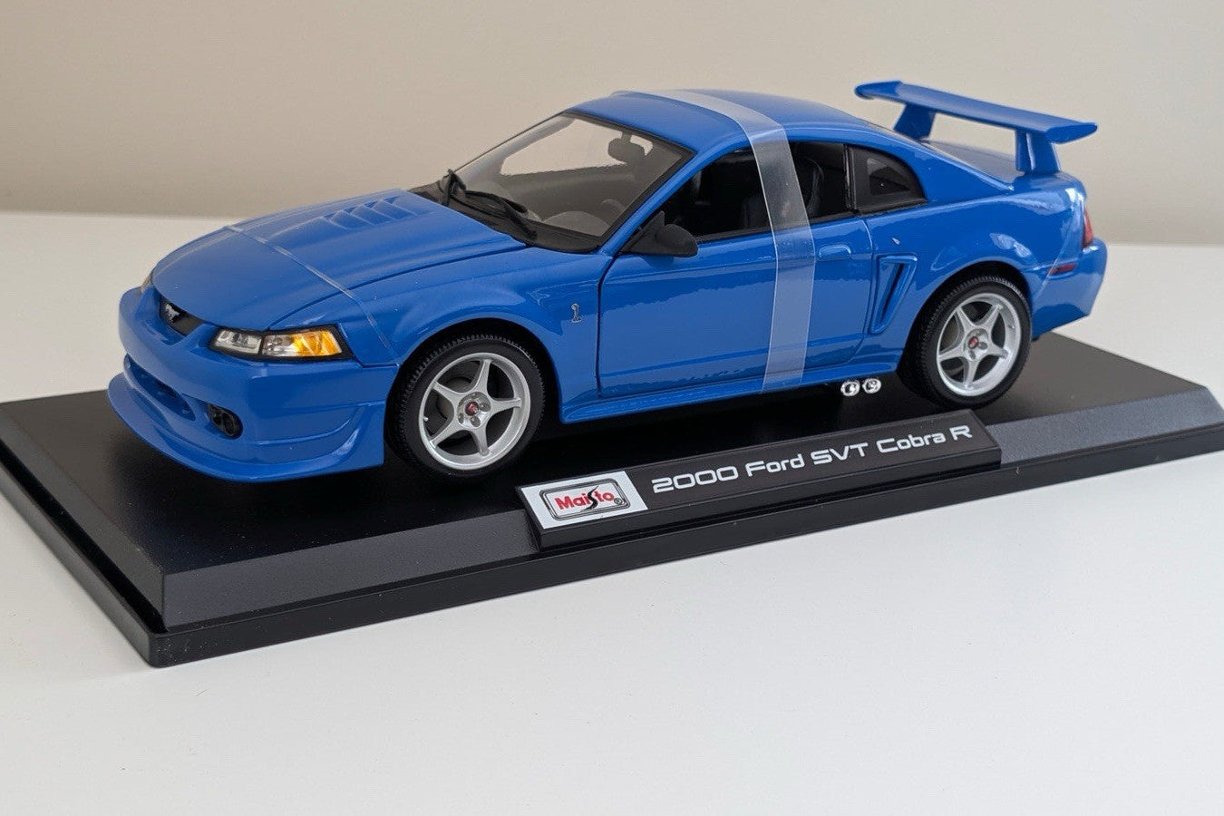 Maisto 2000 Ford SVT Mustang Cobra R Blue 1:18