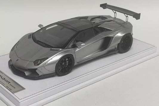 GL Model Lamborghini Aventador Roadster SVJ Silver 1:18 WITH DISPLAY