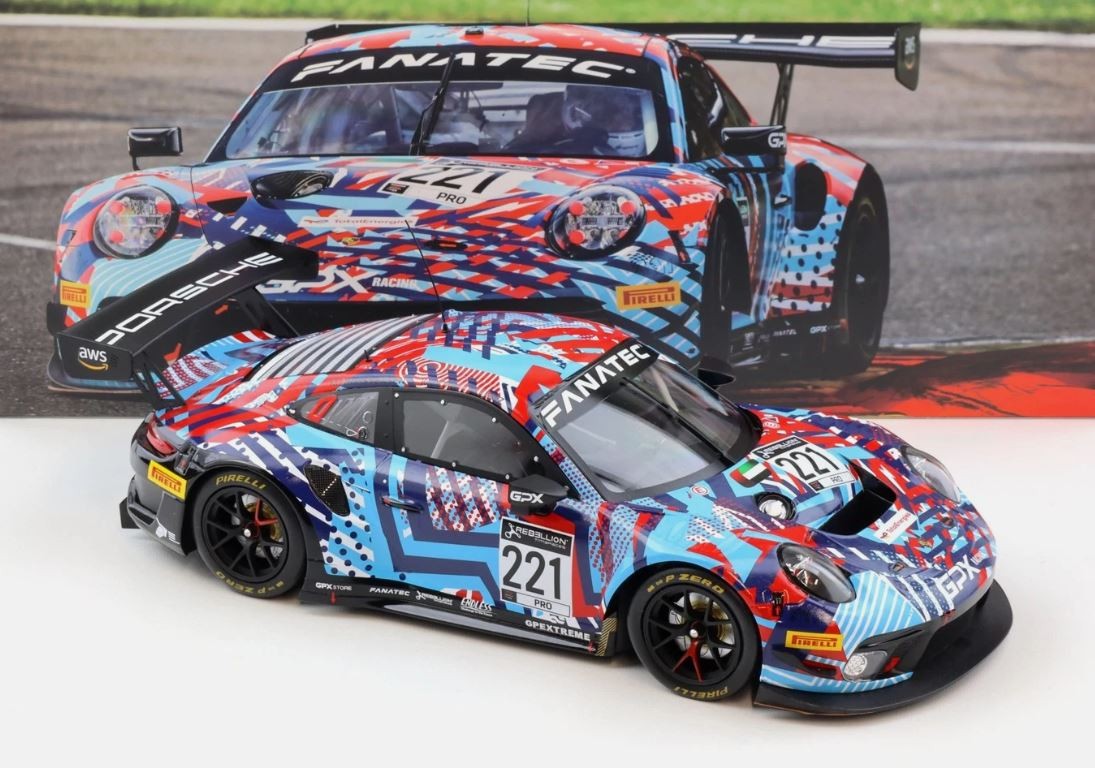 Ixo Porsche 911 991.2 GT3 R Team GPX Martini Racing #221 24hr SPA 2022 1:18